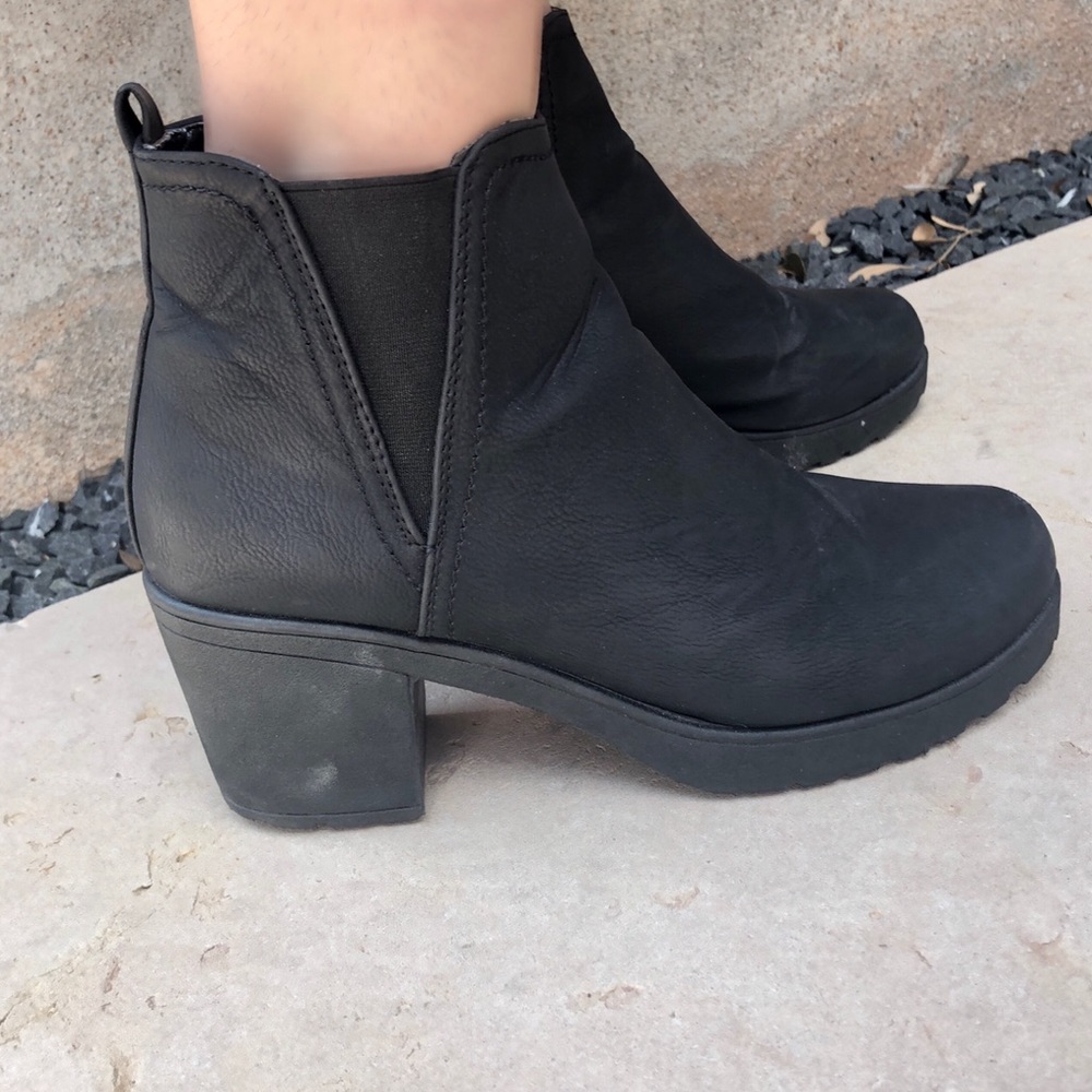 Black heeled booties
